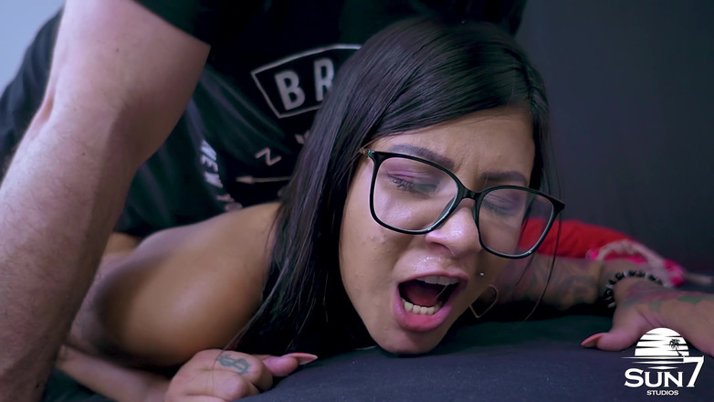 Sun7: ティーンアマンダソウザは今日アナルファックを取得します