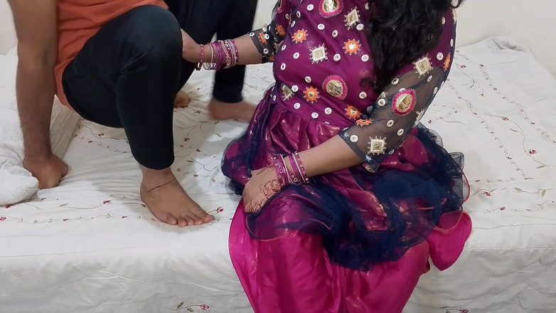 RedQueenRQ: Adik tiri bersedia untuk pergi ke perkahwinan kawannya, tetapi abang...