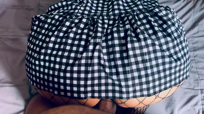 More Candy: Neanche un vestito lungo può nascondere quel culo grosso