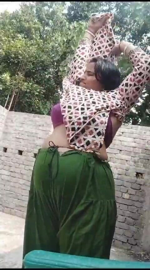 Santoshik25: I'm Desi Bengali Housewife - Come and Enjoy Me
