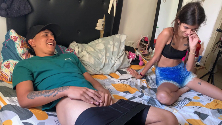 TUflacasex123: Tanpa Menyedarinya, adik tiri saya tiba dan mengejutkan saya dengan...