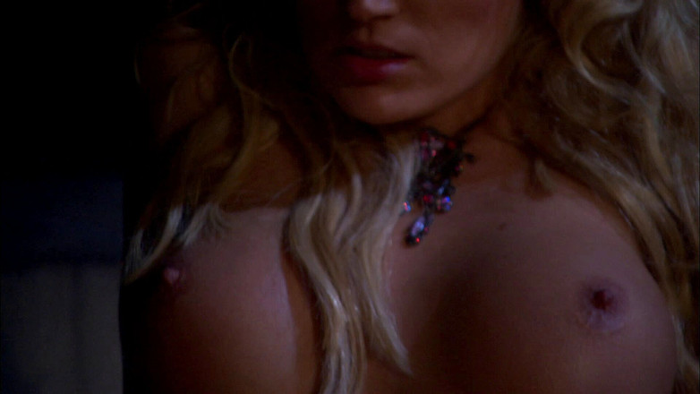 CBD Media: 出轨人妻和已婚男人半夜在屋顶上做爱