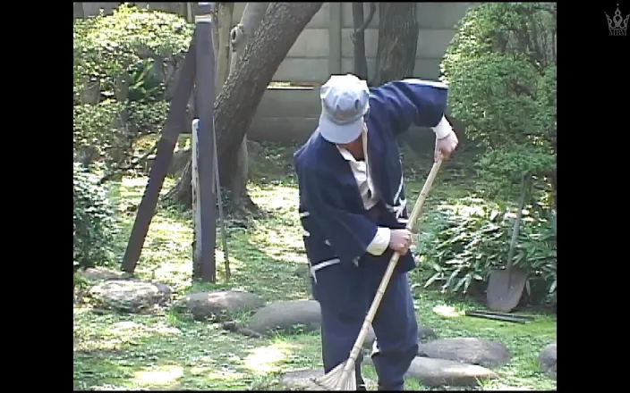 MBM3988: P015G04 In the early Showa era, the obscene affair of...