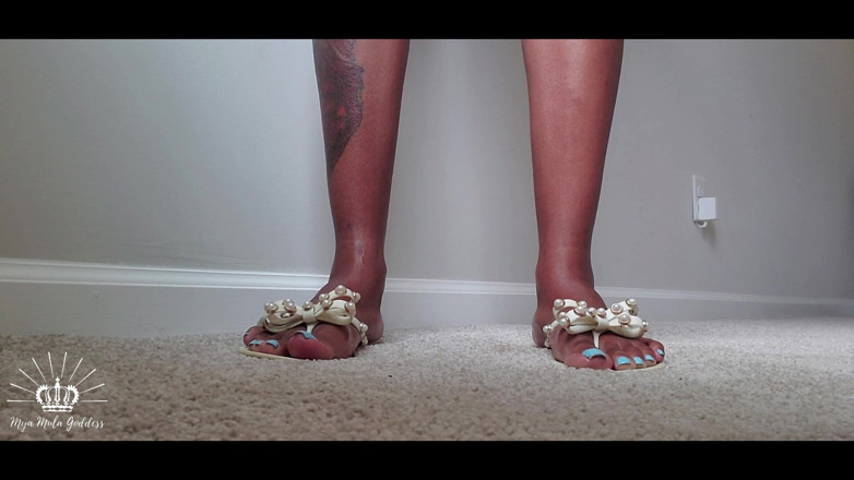 Mya Mula Goddess: Série sur des tapis de porte humains, se faire menter...
