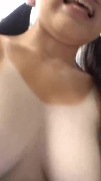 캠프장 매니저가 촬영한 야외에서 태닝 미녀의 비디오