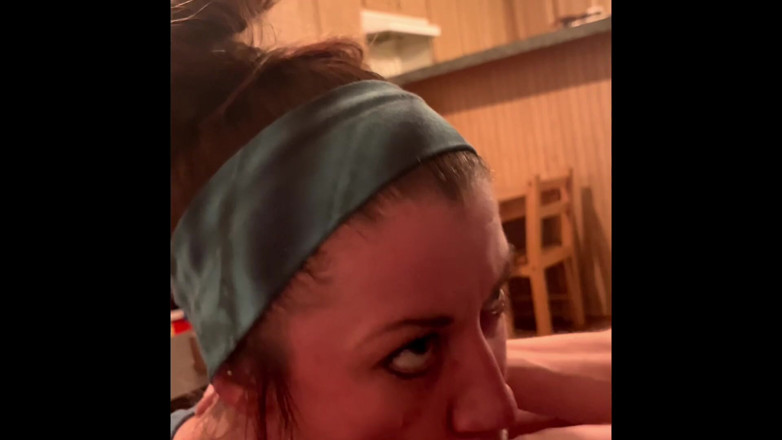 Whore Moan: Hure stöhnt, perfekter blowjob. Halsfick nach dem abspritzen. Throatpie-finish