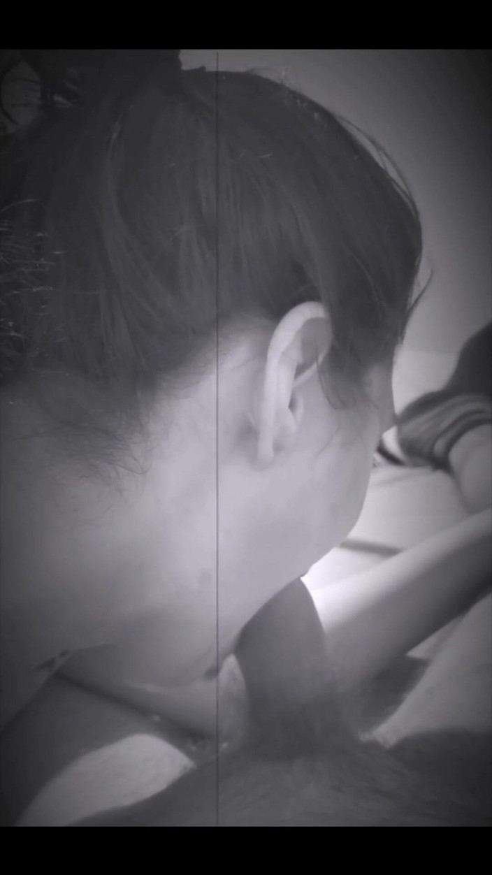 Hard & Rock cc: 어쩌면 슬로우 모션은 내 더러운 혀를 보는 데 도움이 될 것입니다.