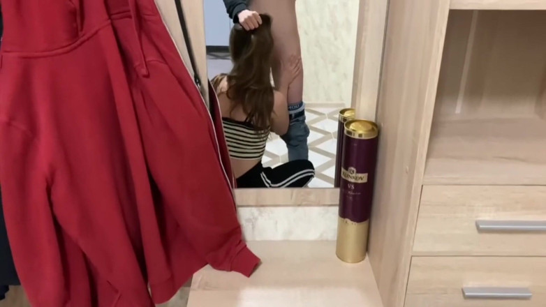 teenstep: I Met My Young Neighbor in the Elevator and Sucked...