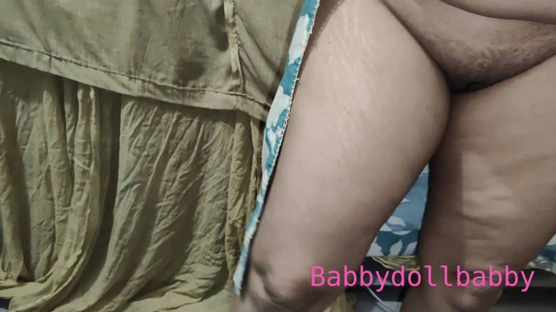 MHM: 彼女は男性パートナーを興奮させ、性的欲望の炎を消そうとした