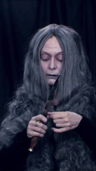 Nenek dan Lurch di Addams Parodi
