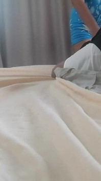 Partea 1 Desi Woman Vacation pe Insula Motel trucuri seduce room service angajatul hotelului și a fost dur tânăr futai