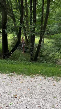 Einlauf im freien, bevor anal tief benutzt wird