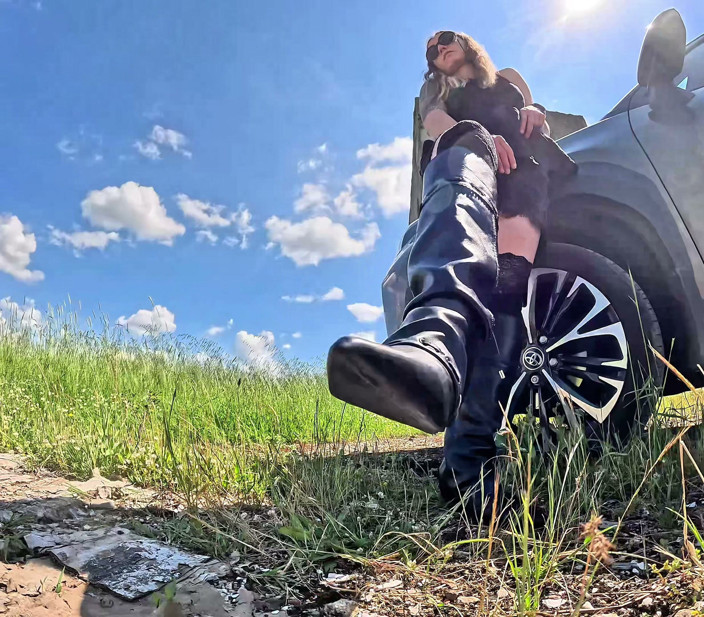 Mistressyammyboots: Pod mými botami femdom jediná zkušenost s uctíváním