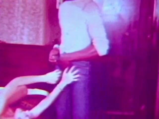 Vintage Usa: Mamă sexy retro ia la prelucrat o pulă neagră în pizda...