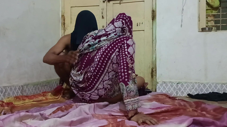 Bhabhi UP: Genieten van melk van de buurman