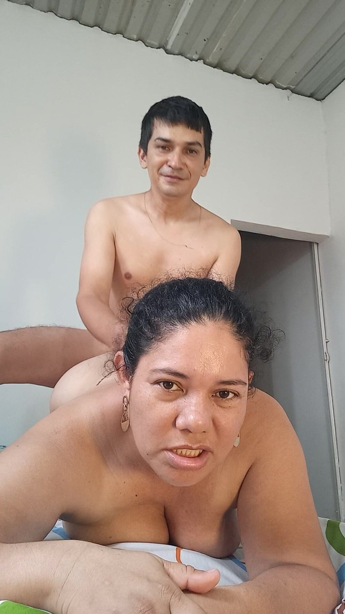 Valkyrieandluigy: Une petite amie soumise se fait baiser en levrette