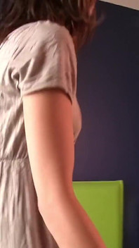 18 Year Photo Model Leslie Does a Nude Casting