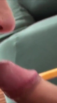 Metti questo dildo nel culo e fammi sentire come ti piace