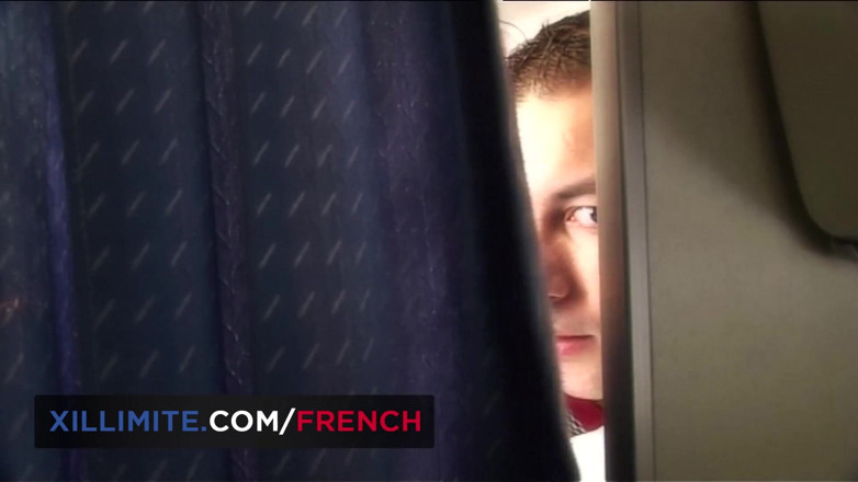 French girls at work: A comissária de bordo pratica sexo anal com um passageiro