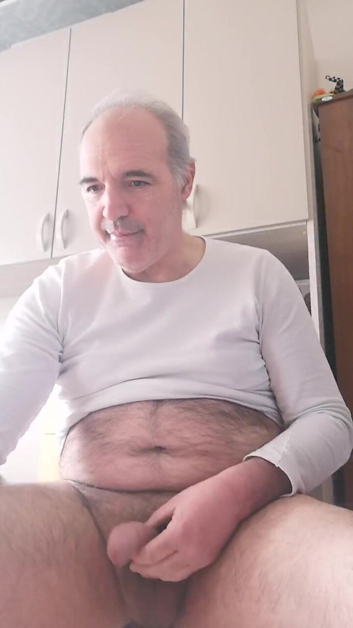 Setesesso7: 卢卡，你有漂亮的大鸡巴吗？