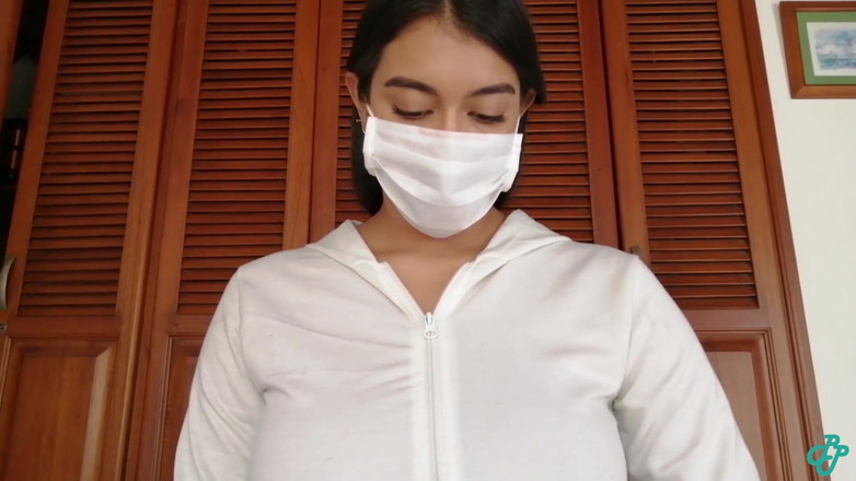 Catalina Days: Sarung Tangan Lateks dan Masker Bedah (Jilat sperma)