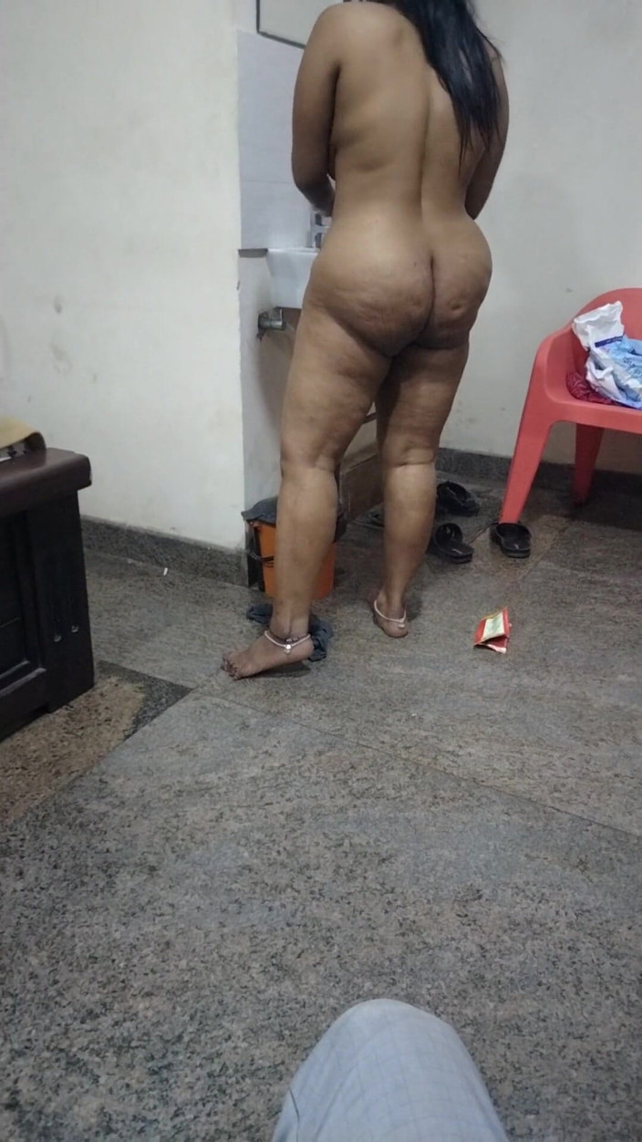 Tamil lesbian: Nude Party