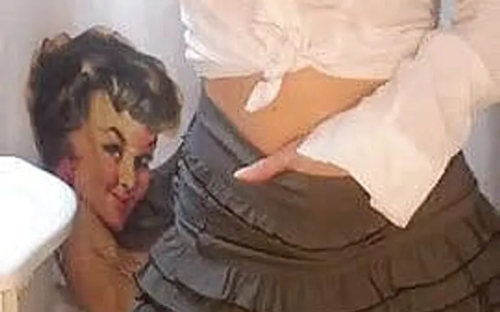 Lunatina: Sexy erotic dance