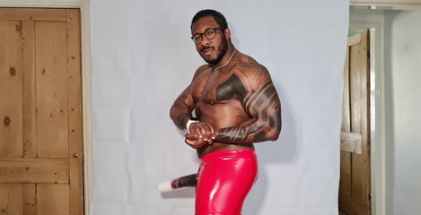 Amadeus: ポンピングの5週目。この新しい衣装を手に入れました