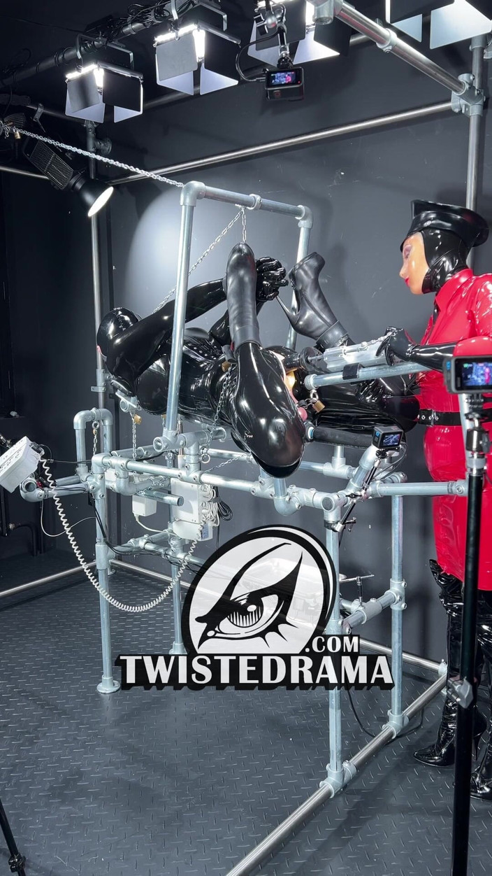 Twistedrama: Hog Tie Machine