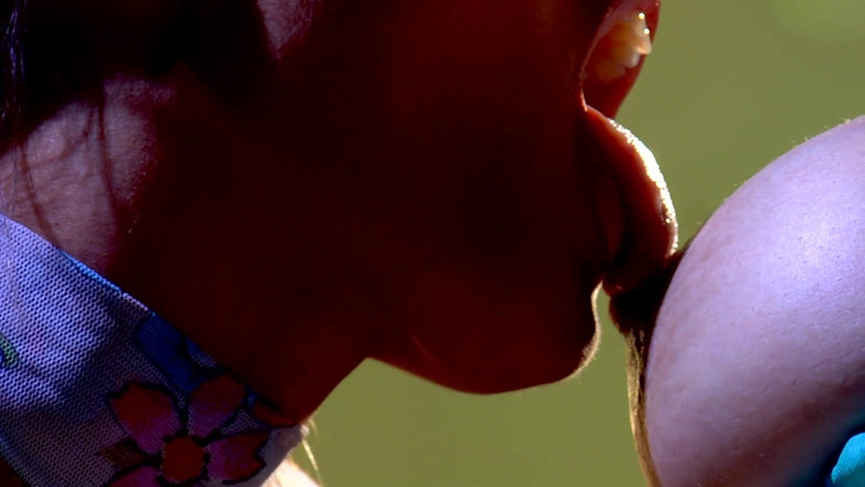 I kissed a girl and I liked it: Aziatische glamourpop Charmane Star in lesbische seks met hete brunette