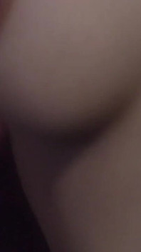 Ahegao brunetka palcami do drżącego orgazmu błogości
