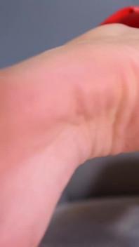 Gemeine verbale und spuckende demütigung in Latex und stiefeln, POV