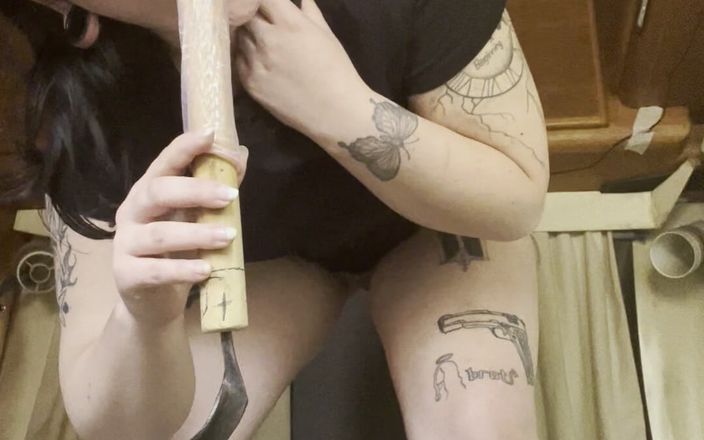 Succube_lilith: Follo con una guadaña