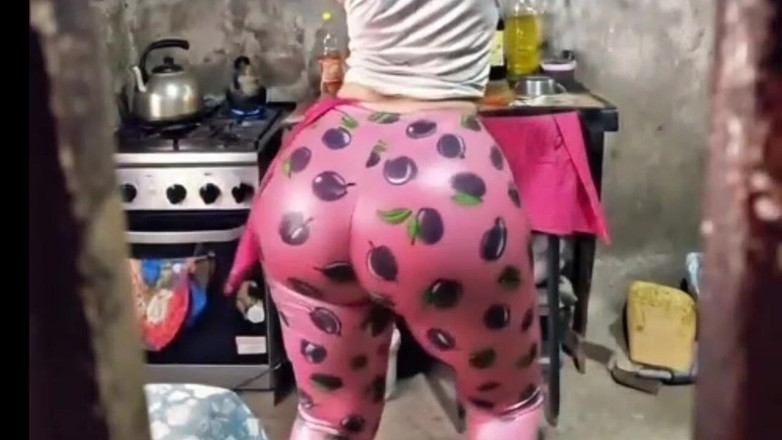 Xprohibidox1: Růžový zadek v punčochách 3