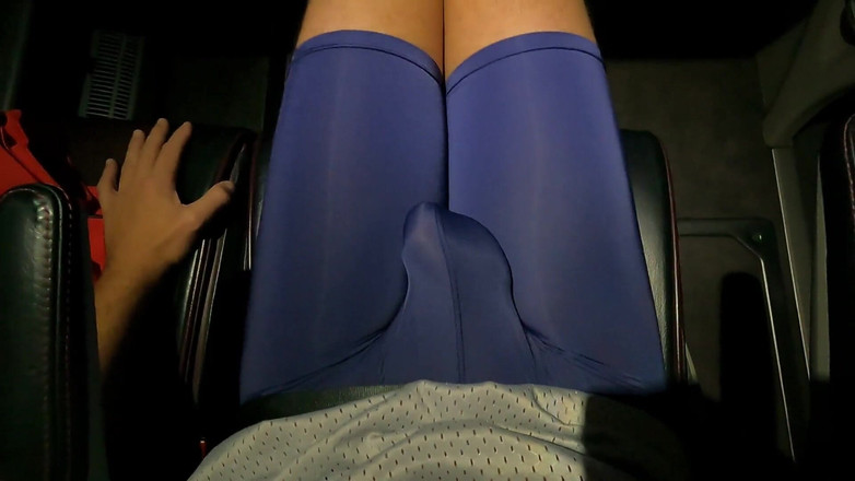 Cool Body: Nasejdu do autobusu ve spodním prádle a masturbuji s lidmi,...