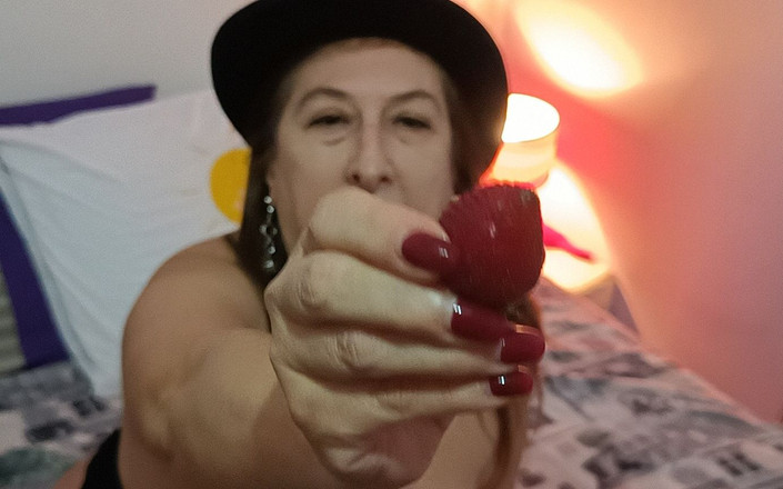 Veronica Rossi: Veronica Rossi Official - Mă joc cu o pulă falsă și sug...