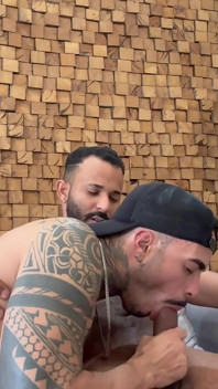 Azael Maluma Ohne Gummi, Gut Bestückter Tätowierter Latino Fickt Großen Schwanz in Den Boden