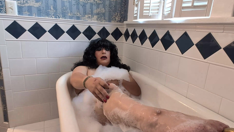 Tongue Lashor 69: Ayaklarıma tap 02
