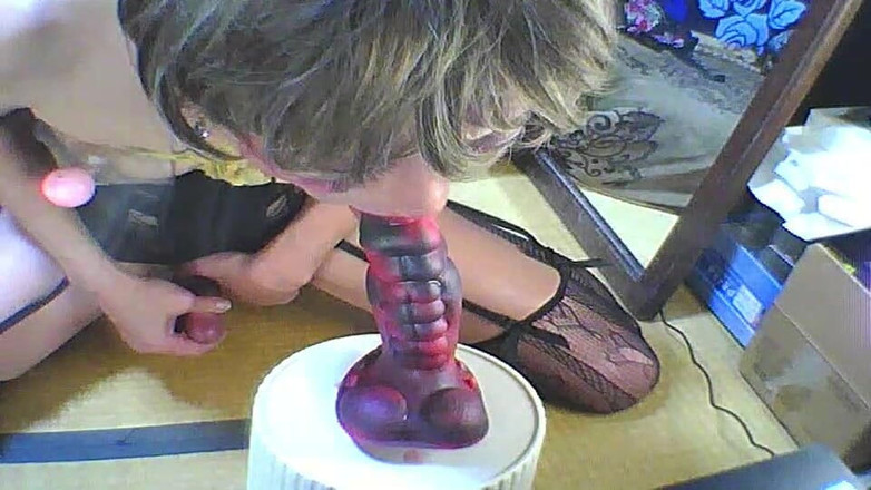 anakanakami: Eiaculano Mentre Succhia Red Dale