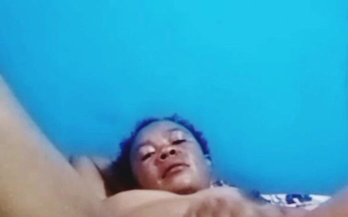 Sugarmama video call mutual masturbation: Mama își joacă pizda pe apel video, Ep6