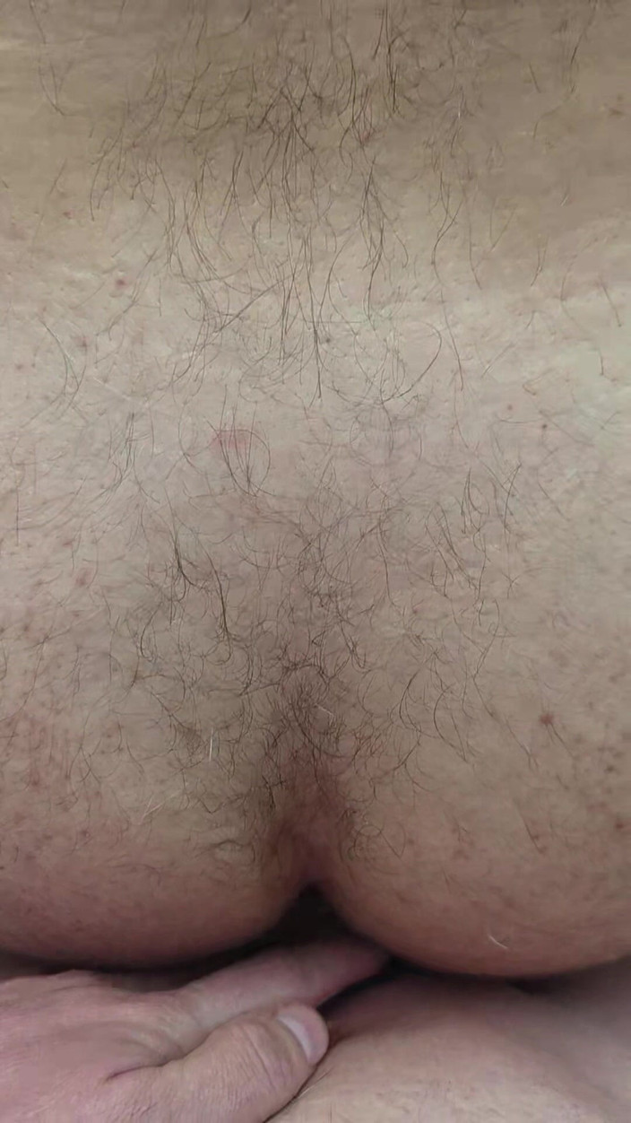 Gokmen Yaman: Yine Sikişiyor. Domaltarak Sikişiyor Ve Kaslı Götüne Boşalıyor.