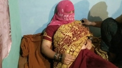 Gulaab: Sprosté řeči bhabhi a nějaký pokrok sexem