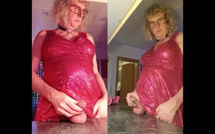 TSLillySophie: Tgirl Anna Cums with a Pink Foxtail Plug in Her...