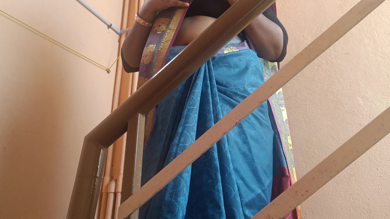 Inba: पड़ोसी विवाहित महिलाएं सीढ़ियों में ढांचा दिखा रही हैं