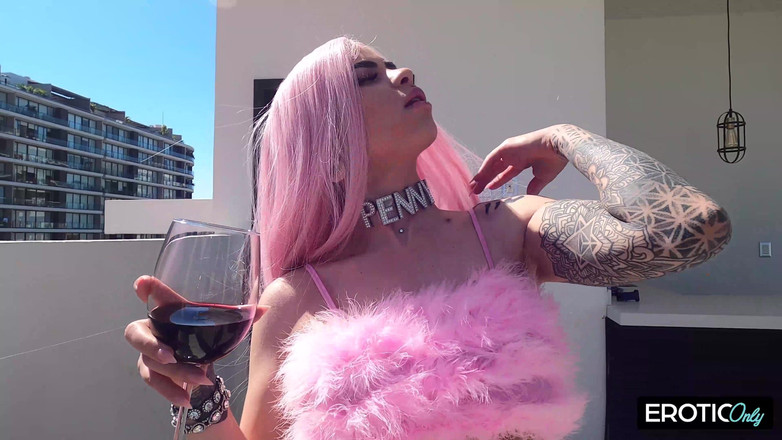 MILFFreaksX: Kariyer yapmak istiyor ve buna çok çaba harcıyor