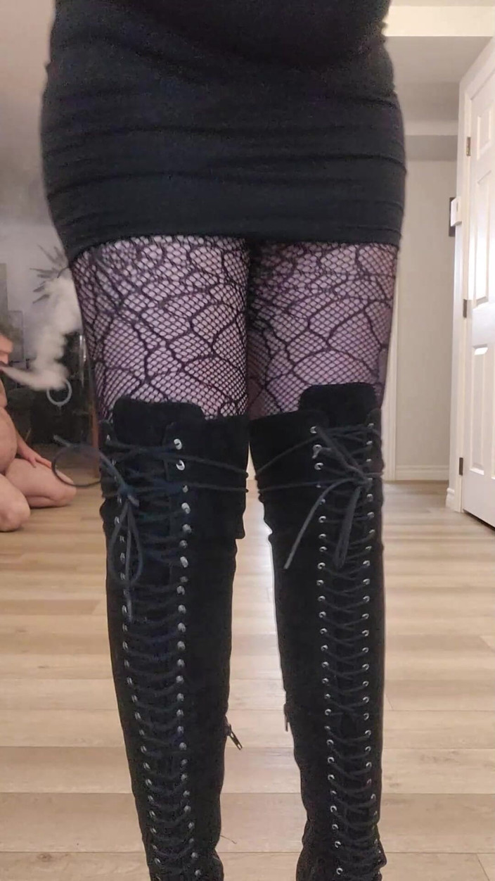 Miss jj chose: It Hurts When These Pointy