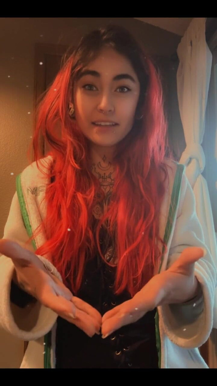 lilRavenFox: She’s Doing Okay, but We’re Having to Push up Her...