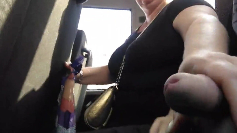 Zona901: In public transport, a stranger saw a dick and jerked...