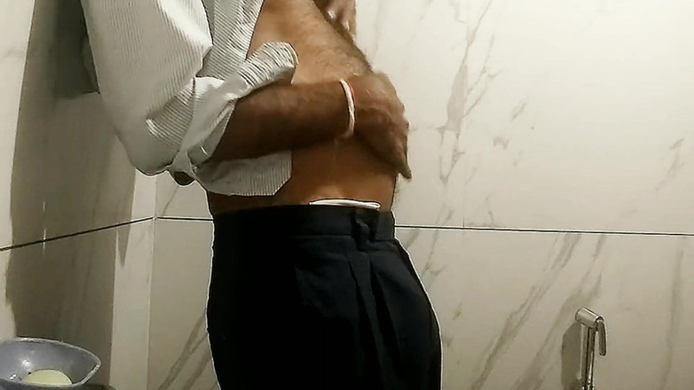 Meplayvid: Мастурбация в ванной в замедленной съемке