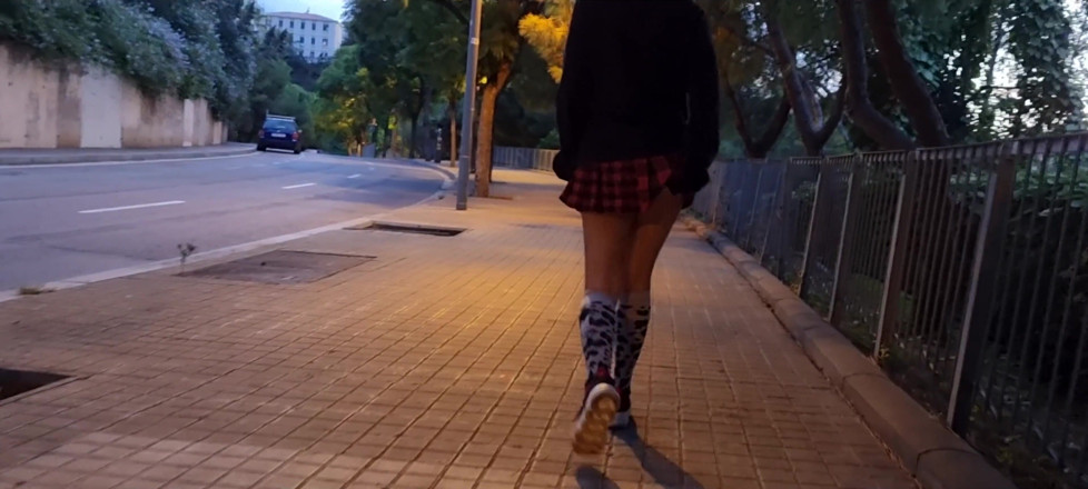 TheloveStory: Блондинка кончает в лесу
